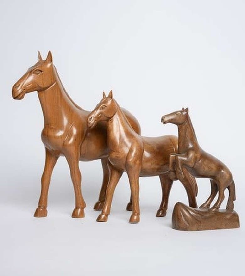Horse from a Single Walnut — Sculpture with no joints