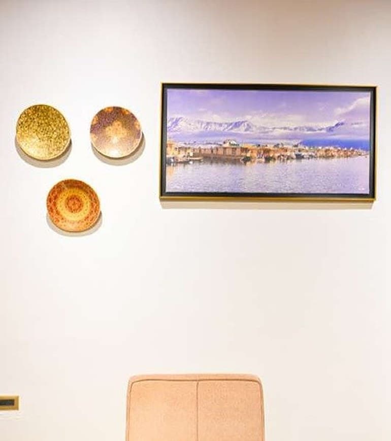 Papier-mâché wall plates in an interior